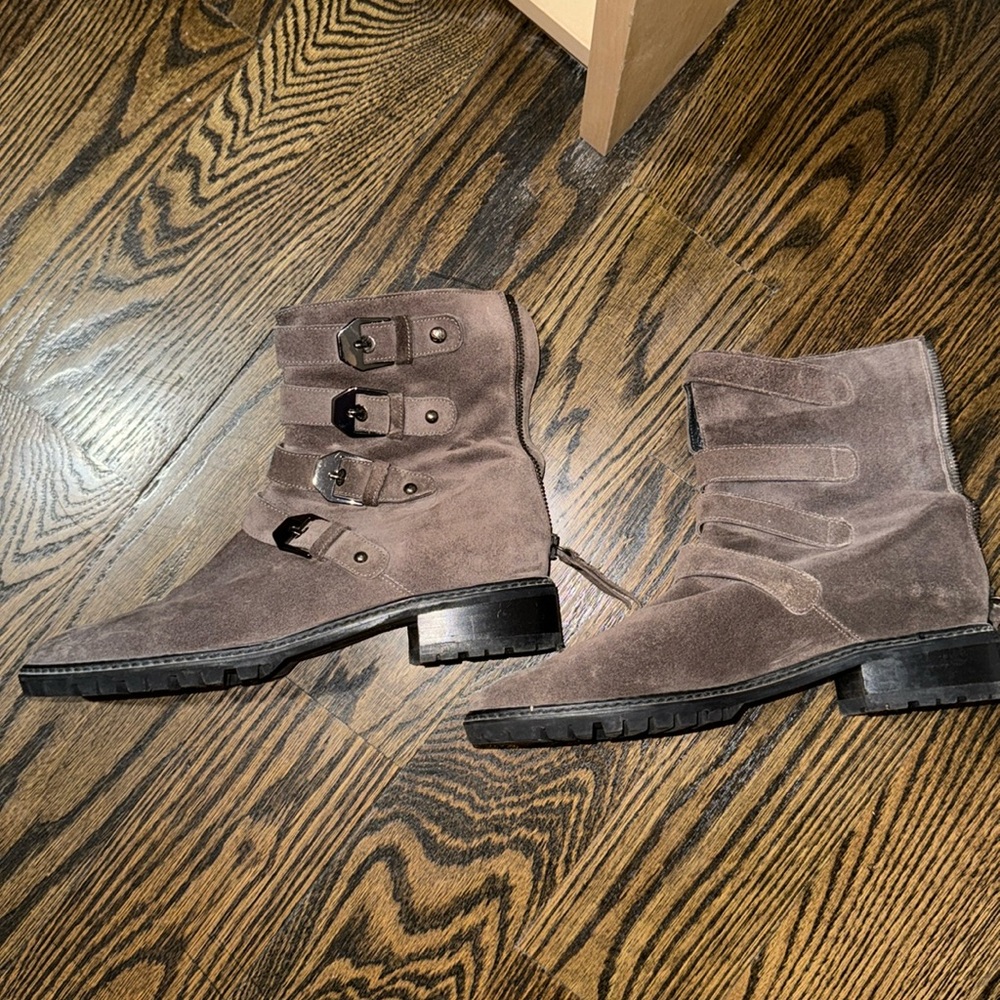 Stuart Weitzman suede bootie size 7.5. Taupe color. Good condition